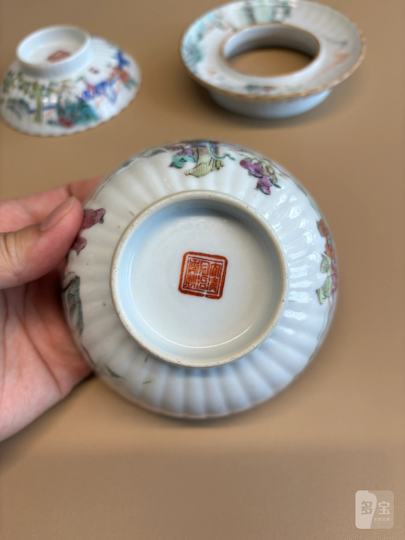 清同治 粉彩人物纹三才盖碗 - 图7